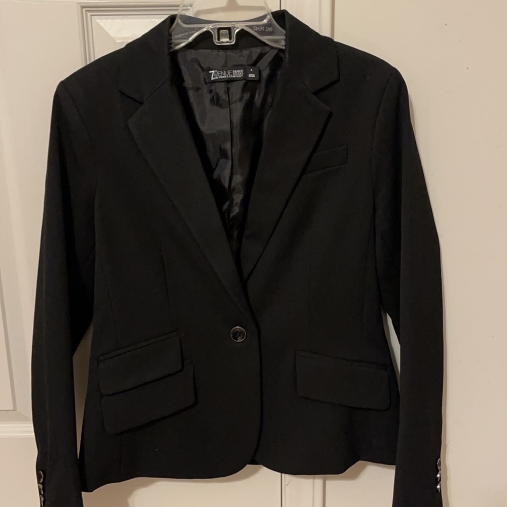 Brand: New York & Company Color: Black Size: 8
